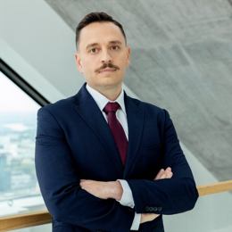 万辰集团(300972.SZ)董事长王健坤被留置调查