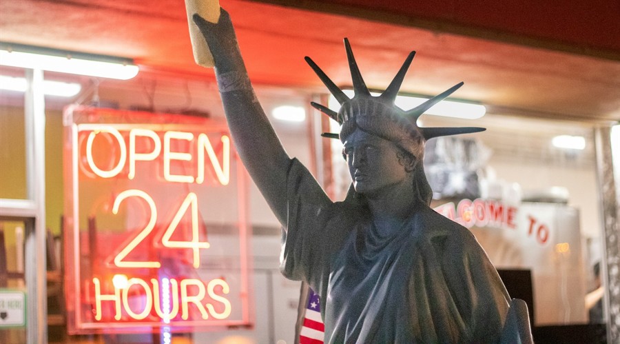 法国总统马克龙提议扩展核保护伞以保障欧洲安全