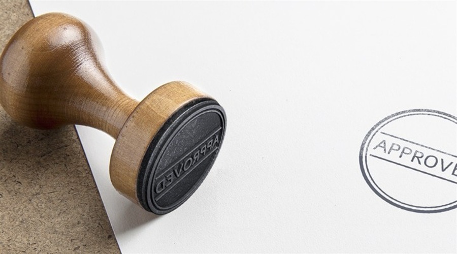 黄金和白银在经历了二月份的显著回调后,正逐渐显示出回升的迹象,且技术指标显示市场动能似乎正在转变。尽管当前风险资产在市场中占据主导地位,但多头能否抓住这一机会,还是说这仅仅是一个“诱多”陷阱,仍然是一个悬而未决的问题。